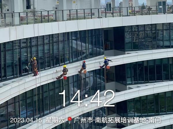 高空作業(yè)安全為先，專業(yè)操作確保無憂